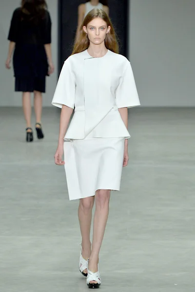 Look 12